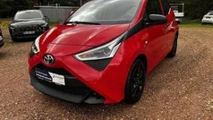 Vulcanorot Gebraucht 2021 Toyota Aygo X SUV | 10.990 €