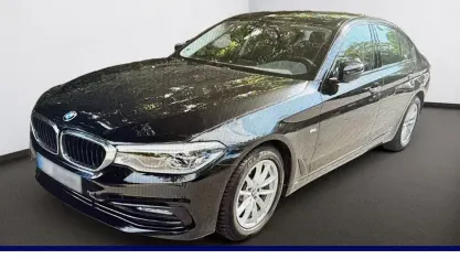 Gebraucht BMW 520 Sport Line 190 PS (139 kW) 2018 Black sapphire Limousine