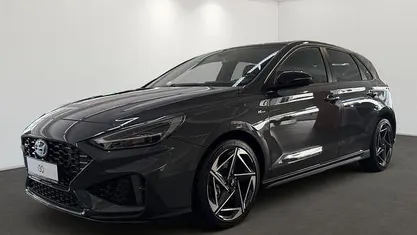 Purple (ecotronic grey / mic) Neu 2025 Hyundai i30 N Line Limousine | 27.990 € (Fairer Preis)