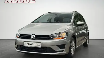Gebraucht VW Golf Sportsvan Trendline 110 PS (80 kW) 2015 Tungsten silver metallic Van / Kleinbus