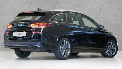 Gebraucht Hyundai i30 Trend 160 PS (117 kW) 2024 Abyss black / mic Kombi