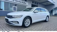 Weiß Gebraucht 2023 VW Passat Business Kombi | 27.970 € (Superpreis)