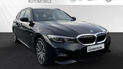 Gebraucht BMW 330e M Sport 292 PS (214 kW) 2022 Black sapphire metallic Kombi