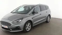 Grau Gebraucht 2020 Ford S-MAX Titanium Van / Kleinbus | 24.200 € (Fairer Preis)
