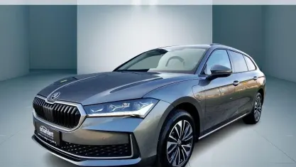 Gebraucht Skoda Superb Selection 204 PS (150 kW) 2026 Graphitegrau metallic Kombi