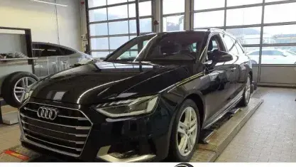 Gebraucht Audi A4 Advanced Plus 204 PS (150 kW) 2023 Mythosschwarz metallic Kombi