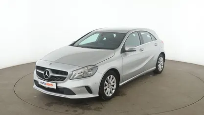Gebraucht Mercedes A180 Style 122 PS (89 kW) 2017 Grau Limousine