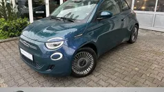 Grün (ozean grün) Gebraucht 2021 Fiat 500e Passion Cabrio | 17.850 € (Fairer Preis)