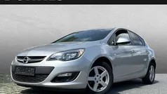 Silber Gebraucht 2014 Opel Astra Selection Limousine | 6.590 € (Etwas zu teuer)