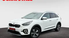 Weiss ((ud) schneeweiss) Gebraucht 2021 Kia Niro Spirit SUV | 22.979 € (Guter Preis)