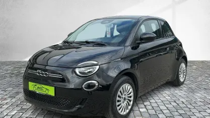 Gebraucht Fiat 500e Action 69 kW (95 PS) 2021 Onyx schwarz Kleinwagen