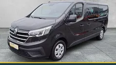 Schwarz midnight Gebraucht 2023 Renault Trafic Life Van | 36.890 € (Guter Preis)