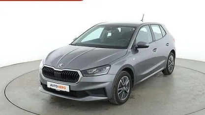 Grau Gebraucht 2022 Skoda Fabia Tour Limousine | 15.460 € (Fairer Preis)