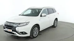 Weiß Gebraucht 2021 Mitsubishi Outlander Spirit SUV | 21.860 € (Guter Preis)