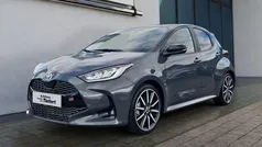 Grau Neu 2025 Toyota Yaris Hybrid Sport Kleinwagen | 30.700 € (Fairer Preis)