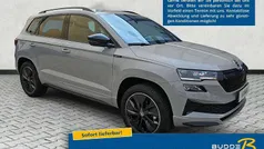 Graphitegrau metallic Neu 2025 Skoda Karoq SportLine SUV | 39.490 € (Guter Preis)