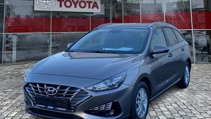 Rot Gebraucht 2022 Hyundai i30 Select Kombi | 14.990 € (Guter Preis)