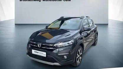Gebraucht Dacia Sandero Comfort 91 PS (66 kW) 2021 Grau SUV