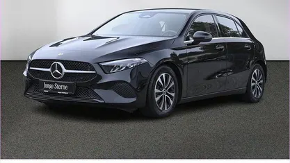 Unilack nachtschwarz Gebraucht 2024 Mercedes A180 Limousine | 28.760 € (Fairer Preis)
