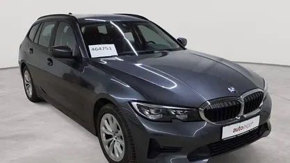 Mineralgrau metallic Gebraucht 2021 BMW 320 Advantage Kombi | 25.590 € (Superpreis)