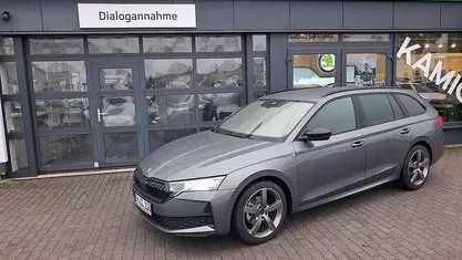 Gebraucht 2025 Skoda Octavia SportLine Kombi | 35.590 € (Fairer Preis)