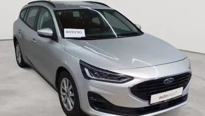 Gebraucht Ford Focus Cool & Connect 120 PS (88 kW) 2022 Moondust silber metallic Kombi