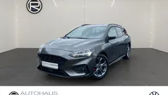 Grau Gebraucht 2020 Ford Focus ST-Line X Kombi | 18.980 € (Fairer Preis)