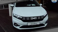 Weiß schwarz Neu 2025 Dacia Sandero Expression Kleinwagen | 15.750 € (Guter Preis)