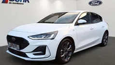 Frozen white (pn3gz) Gebraucht 2023 Ford Focus ST-Line Limousine | 22.980 € (Fairer Preis)