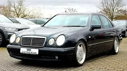 Gebraucht Mercedes E60 AMG AMG 381 PS (280 kW) 1997 Blau (metallic) Limousine