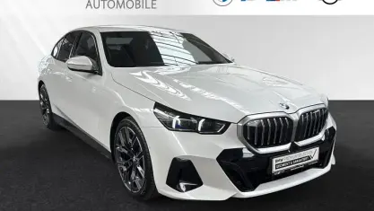 Gebraucht BMW 520 Comfort Edition 208 PS (152 kW) 2025 Mineralweiß metallic Limousine