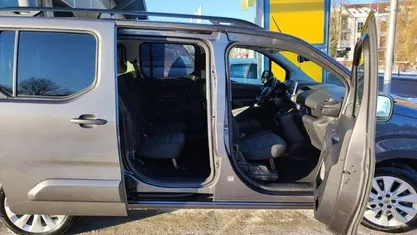 Gebraucht Opel Combo Life Ultimate 131 PS (96 kW) 2023 Grau Van / Kleinbus