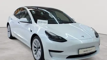 Usata Tesla Model 3 RWD 239 kW (325 CV) 2022 Bianco Berlina
