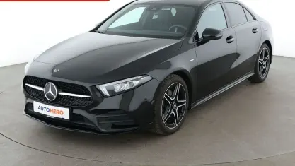 Gebraucht Mercedes A200 AMG line 163 PS (119 kW) 2022 Schwarz Limousine