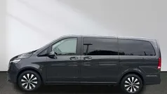 Grau Gebraucht 2023 Mercedes V250 Edition Van / Kleinbus | 46.750 € (Fairer Preis)