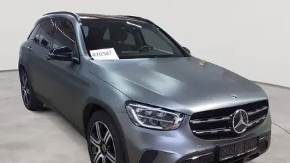 Gebraucht Mercedes GLC220 194 PS (142 kW) 2021 Designo selenitgrau magno SUV