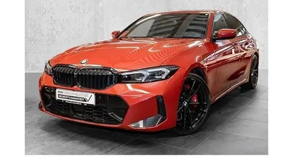 Rot Gebraucht 2024 BMW 330 M Sport Limousine | 45.970 € (Fairer Preis)