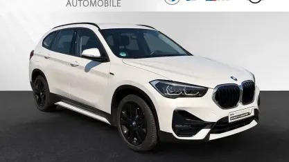 Gebraucht BMW X1 Sport Line 220 PS (161 kW) 2022 Weiß SUV