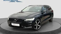 Onyx black (schwarz) Gebraucht 2025 Volvo V60 Plus Kombi | 38.460 € (Fairer Preis)