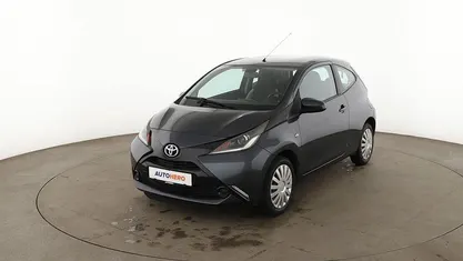 Gebraucht Toyota Aygo X-play 69 PS (50 kW) 2015 Grau Kleinwagen