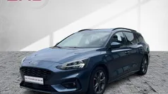 Chromablau (blau) Gebraucht 2022 Ford Focus ST-Line X Kombi | 16.550 € (Fairer Preis)