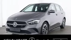 Grau Gebraucht 2024 Mercedes B200 Progressive Van / Kleinbus | 31.880 € (Fairer Preis)