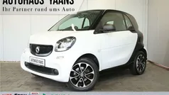 Crystal white Gebraucht 2018 Smart ForTwo Coupé Passion Coupé | 10.479 € (Superpreis)