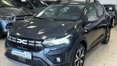 Grau Gebraucht 2023 Dacia Sandero Expression Kleinwagen | 13.870 € (Guter Preis)