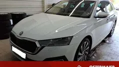 Weiß Gebraucht 2021 Skoda Octavia Style Kombi | 17.880 € (Fairer Preis)