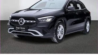 Unilack nachtschwarz Gebraucht 2024 Mercedes GLA200 SUV | 35.860 € (Guter Preis)
