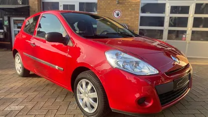 Gebraucht Renault Clio III 75 PS (55 kW) 2012 False Kleinwagen