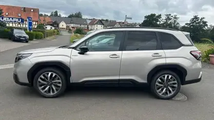Gebraucht Subaru Forester Platinum 136 PS (100 kW) 2026 Gold SUV