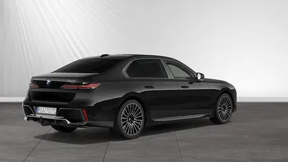 Gebraucht BMW 750e M Sport 489 PS (359 kW) 2025 Limousine
