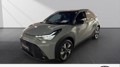 Neu Toyota Aygo X 116 PS (85 kW) 2026 6x3)/ black mica (209) (gruen SUV